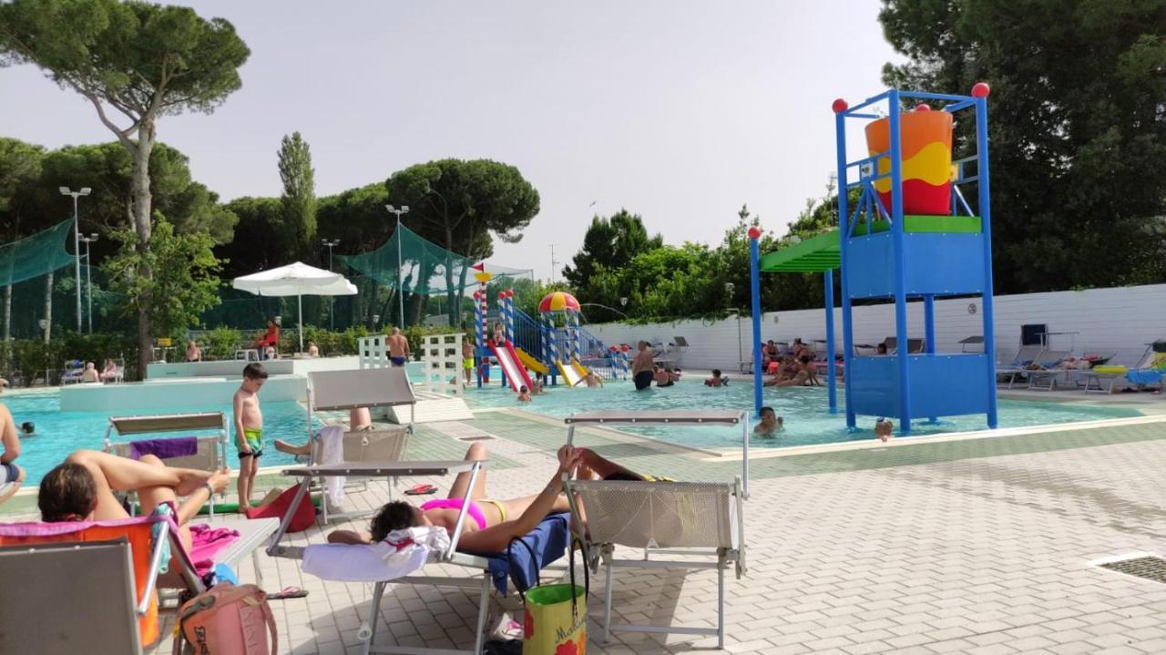 Mipro Mobilhome Lido di Spina Luaran gambar